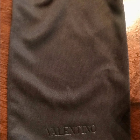 Beautiful authentic Valentino Burgandy Tortoise Shell Sunglasses-New in Box - Picture 12 of 16